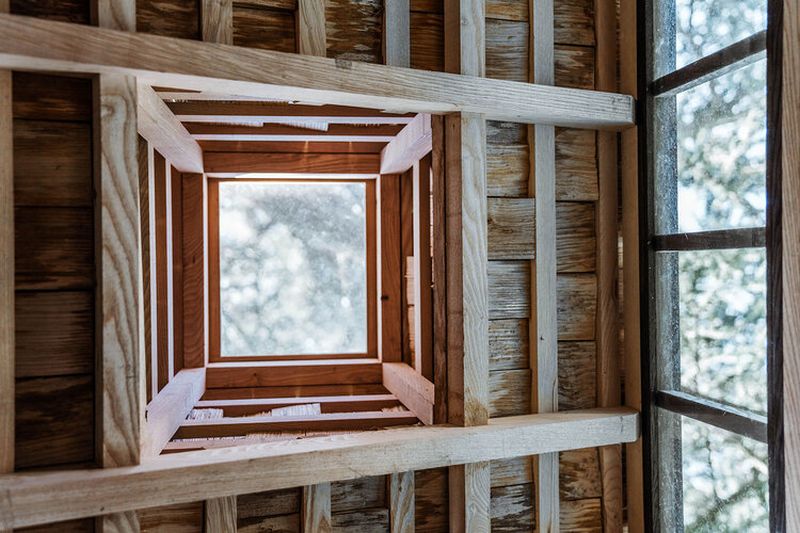 Sebastian Cox Builds one-of-a-kind Children’s Play Treehouse