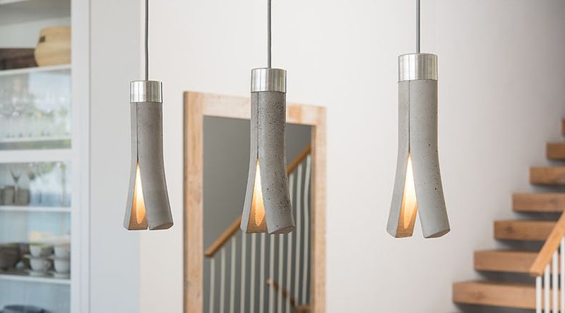 Split and Release Concrete Lamps