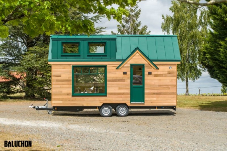 Baluchon Builds Tiny House Salamander for Rental in French Natural Park