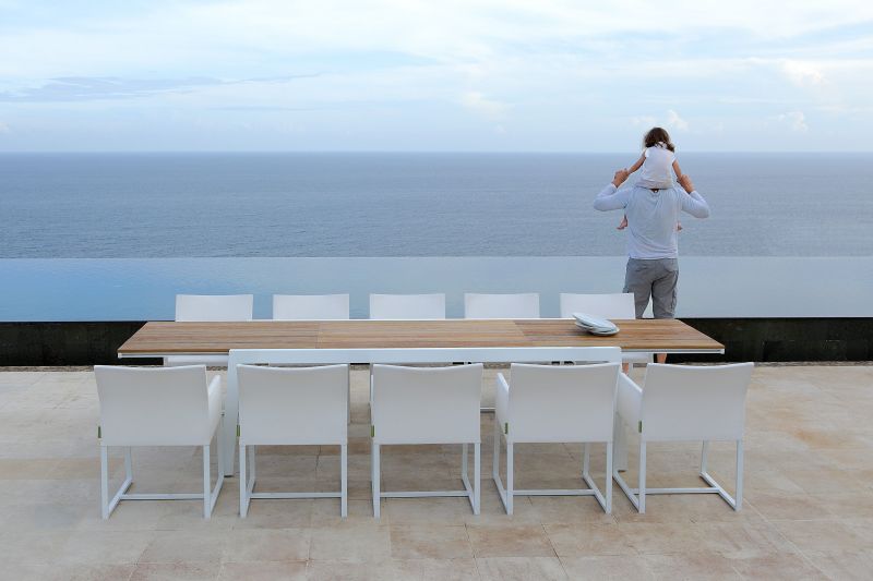 MAMAGREEN BAIA Dining Table Extends to Accommodate 12 People