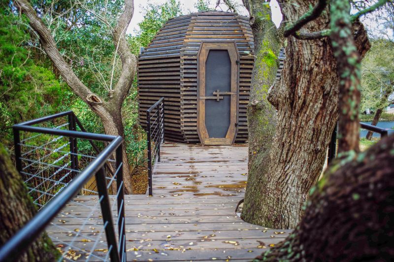 Gibbs Hollow Treehouse in Austin, TX Perfectly Blends into Nature