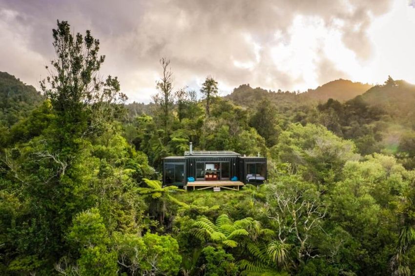 Kiwi Woman Builds Off-Grid Shipping Container Home