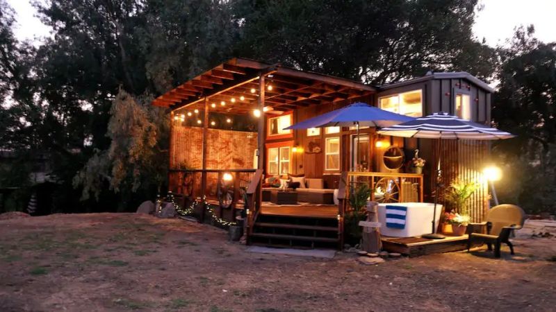 10+ Unique Tiny House Airbnb Rentals in California