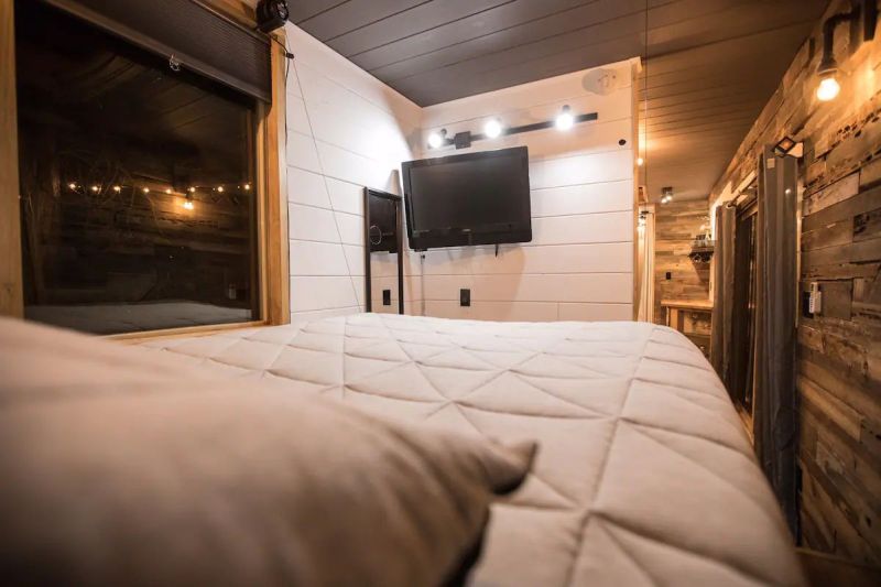 10+ Unique Tiny House Airbnb Rentals in California