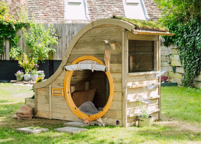 plum-discovery-hideaway-backyard-playhouse 