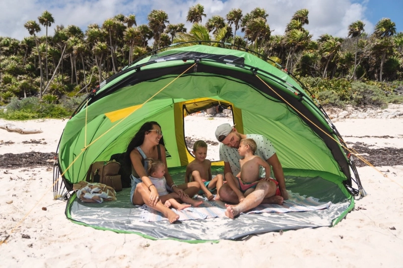 Campo Escape M4 Features Retractable Canopy for temperature Control