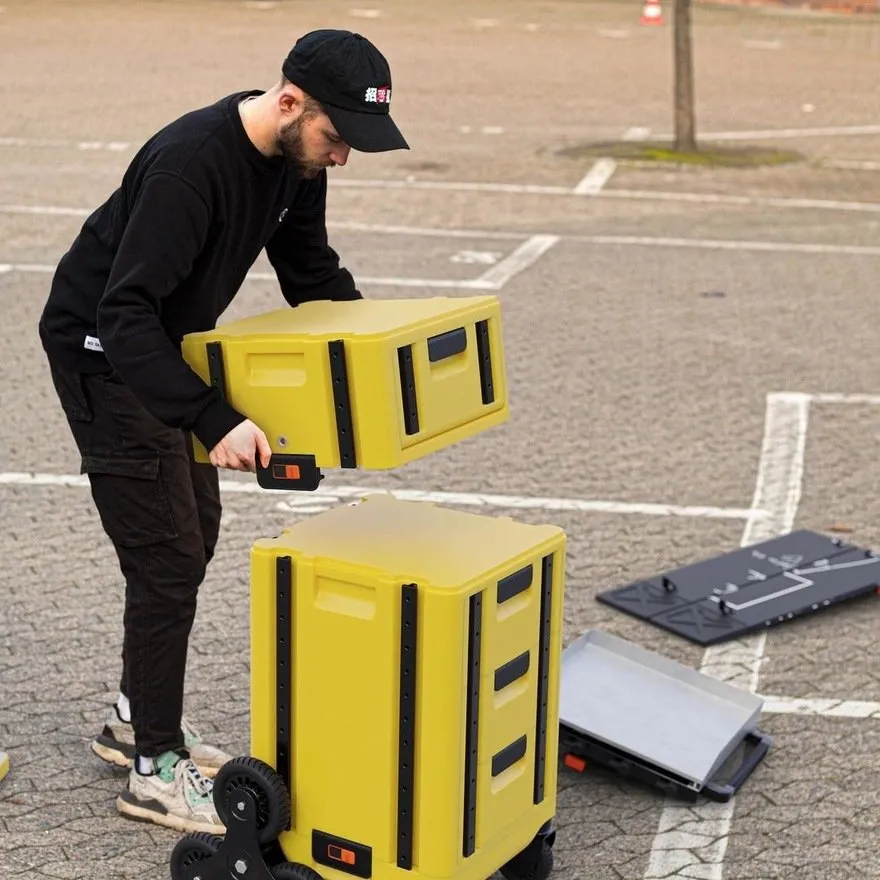 Erik Mantz-Hansen Brings a Low Cost Modular Guerilla Kitchen 