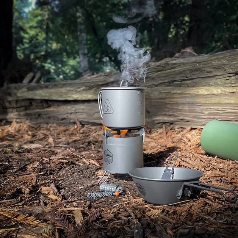 Ti-Line MFSS Stove Comes With a Double Wall Type Titanium Construction to Direct Air Flow 