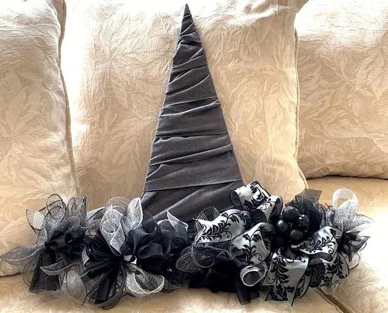 10+ Witch Wreath Idea For Halloween Décor