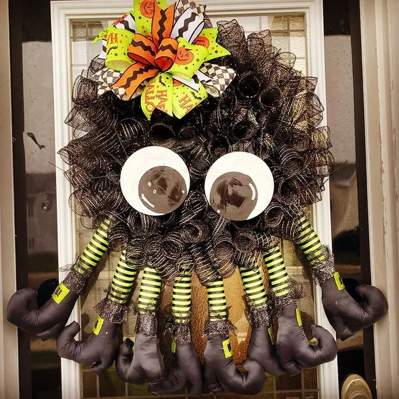 10+ Witch Wreath Idea For Halloween Décor