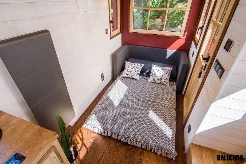 Baluchon Builds Tiny House Farniente with Small Porch