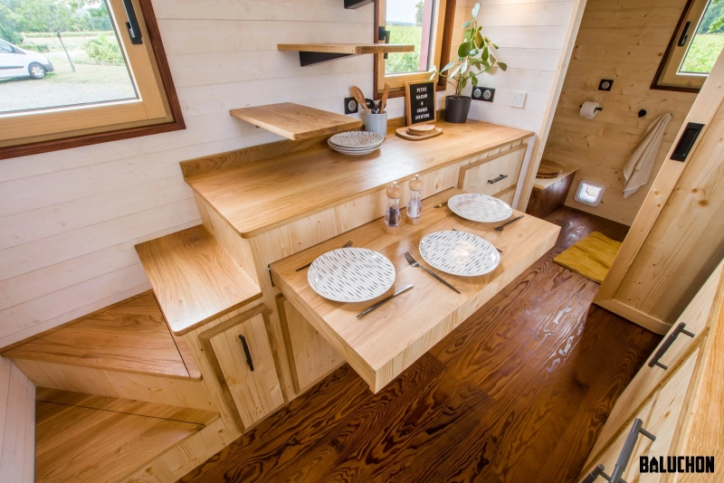 Baluchon Builds Tiny House Farniente with Small Porch