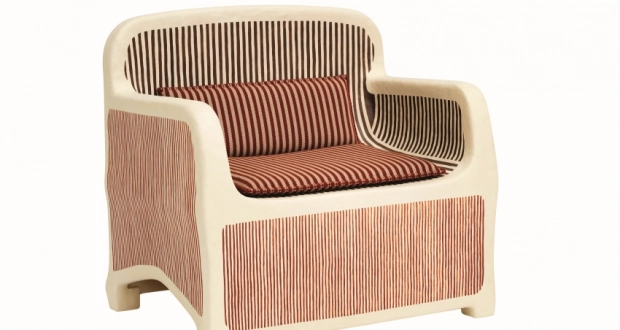 Sillage d'Hermès Armchair Features Organic Curves