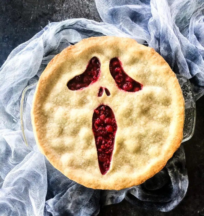 scary face Halloween Pie