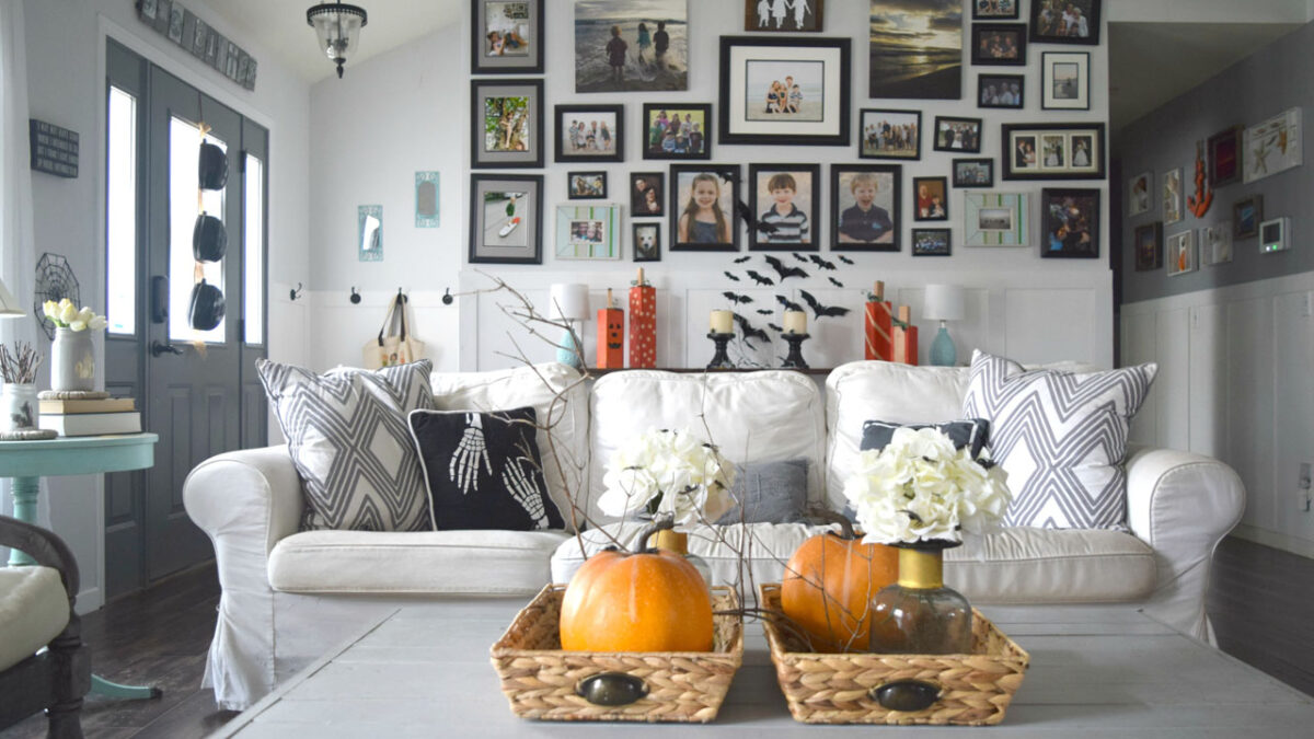 70+ Halloween Living Room Decor Ideas for 2023