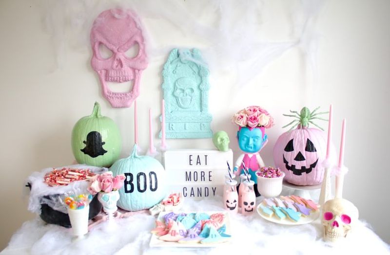 22 Pastel Décor Ideas For An Unique Halloween Celebration - Shelterness