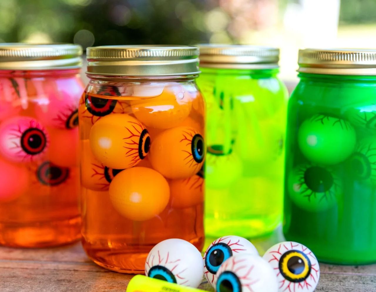 Glowing Eyeball Jar Dollar Tree Halloween Craft