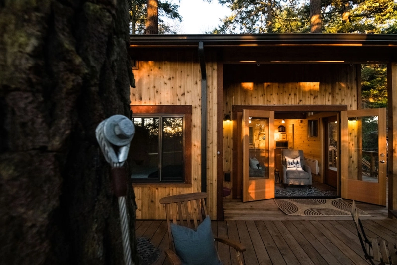 This Treehouse by Pete Nelson is a Paradise for Travel Junkies