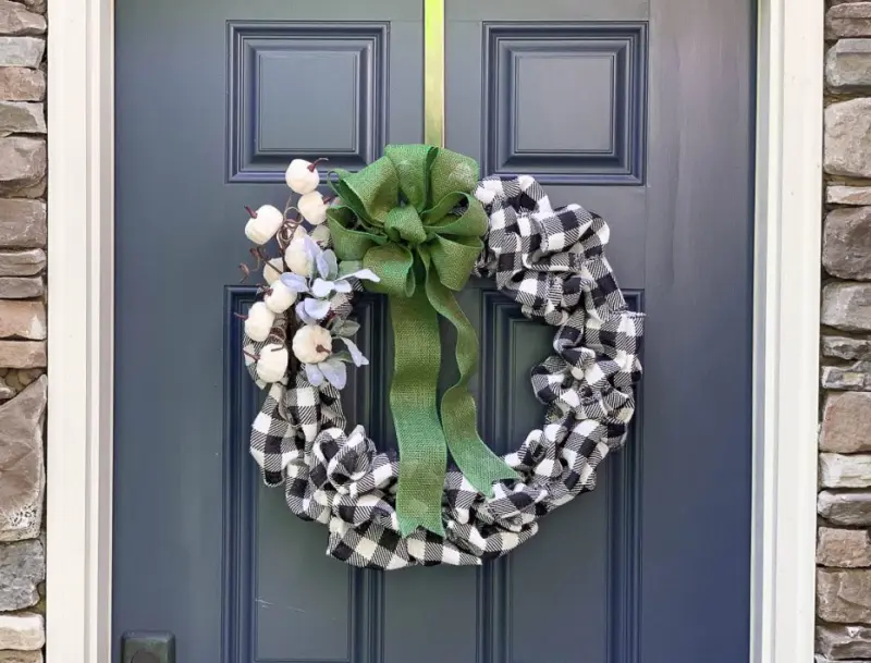 Buffalo chequered Bubble  Christmas Wreath