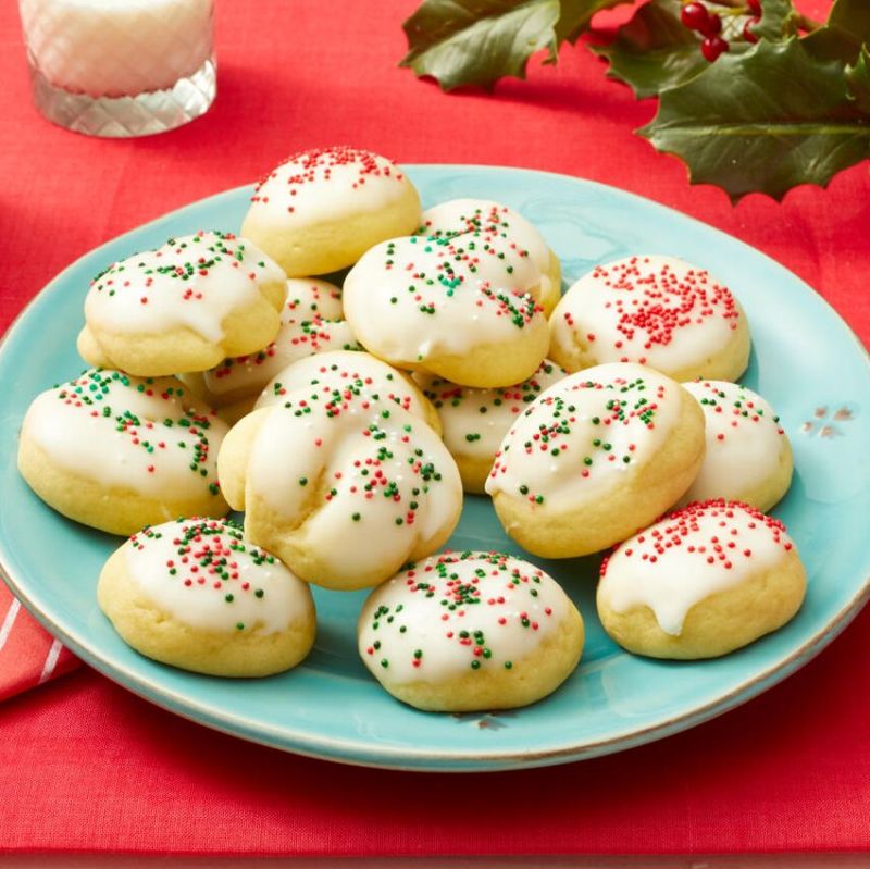 https://cdn.homecrux.com/wp-content/uploads/2021/12/Italian-Christmas-Cookies.jpg