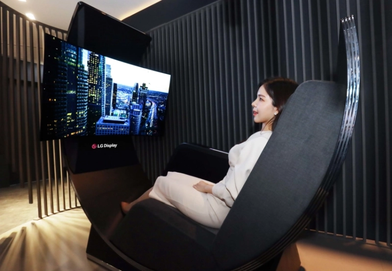 LG Display to Showcase New Throne with Flexible OLED Display at CES 2022