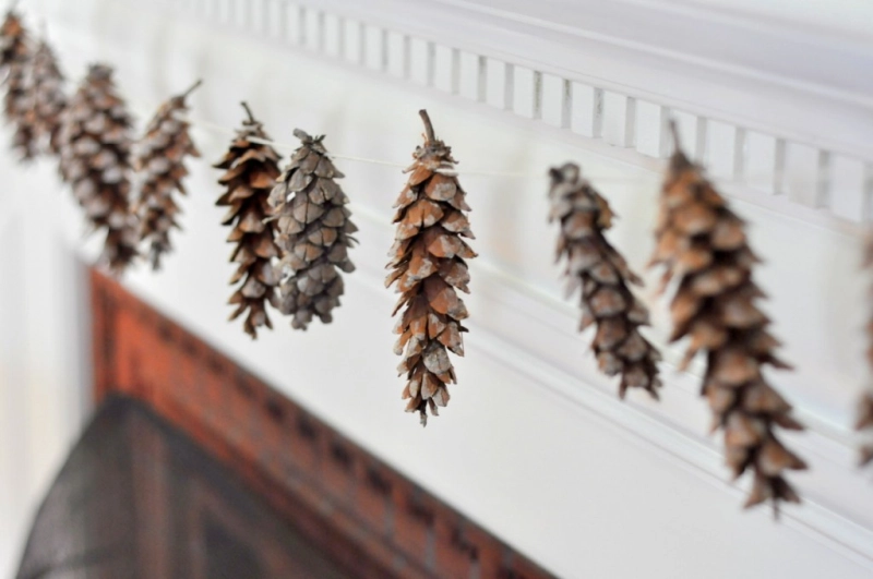 pine cone Christmas garland craft 