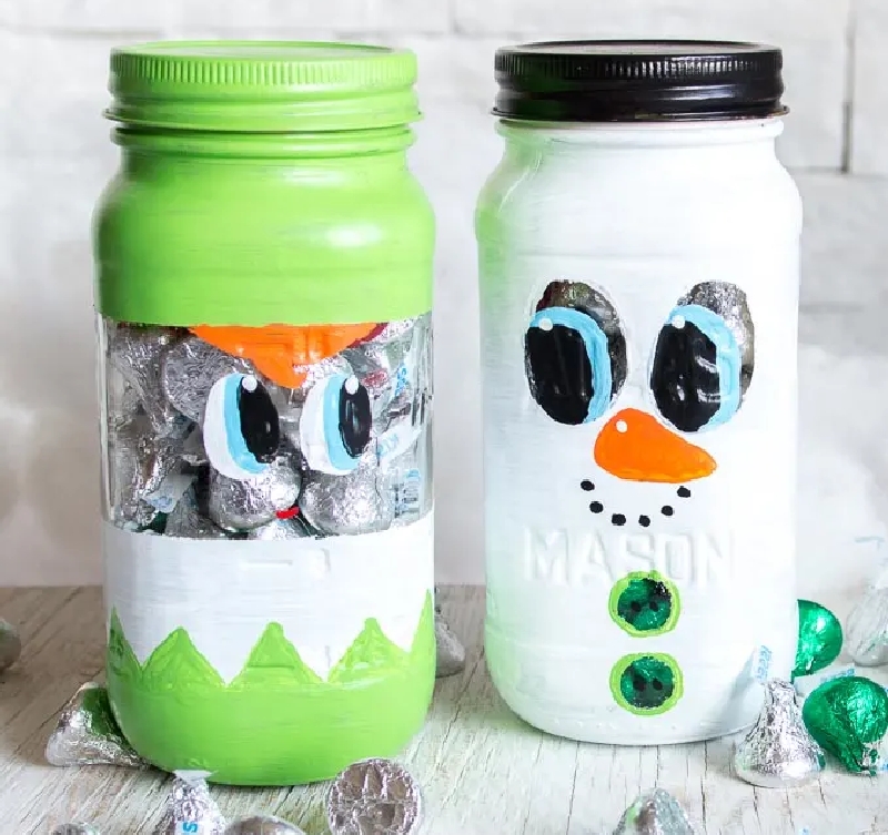 Mason Jar Snowman for Christmas decor