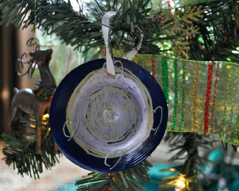 50+ Recycled Christmas Decorations Made From Material at Home