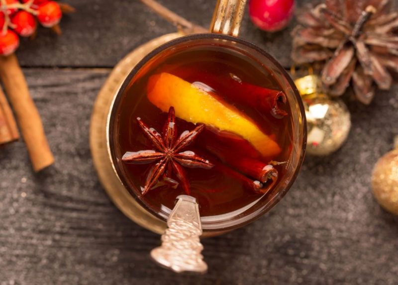 Mulled Cider Alcoholic Drink for Christmas