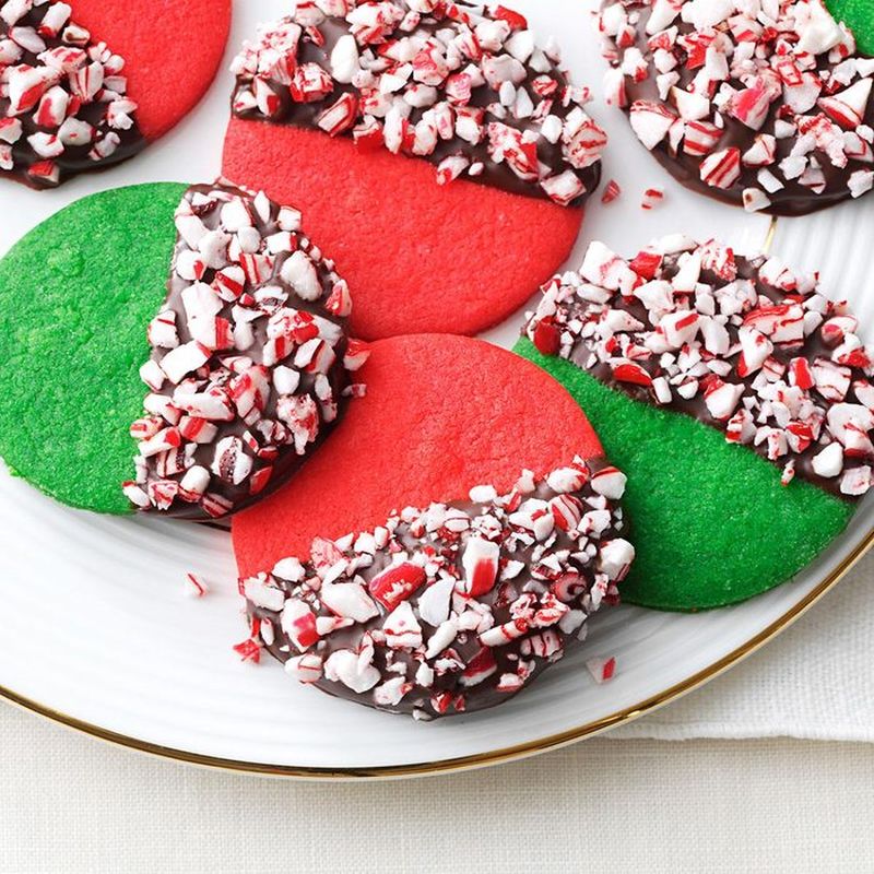 https://cdn.homecrux.com/wp-content/uploads/2021/12/Peppermint-Crunch-Christmas-Cookies.jpg