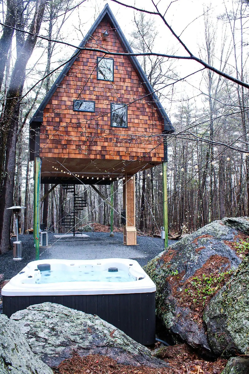 Sky Frame Neutral Carbon Treehouse