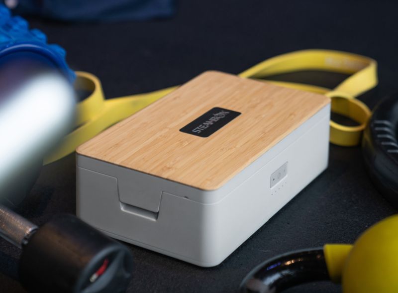 The Self Heating Lunch-Box by Steambox