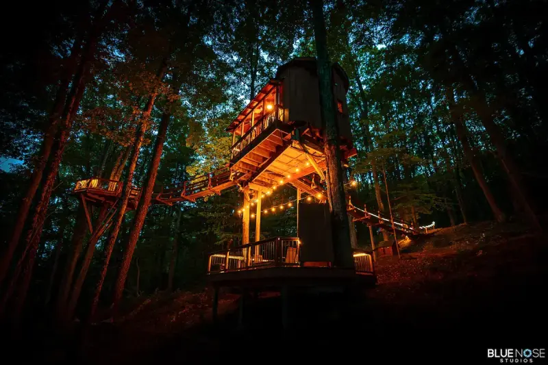 This Two Story Treehouse is a Dreamy Getaway for Couples in New York