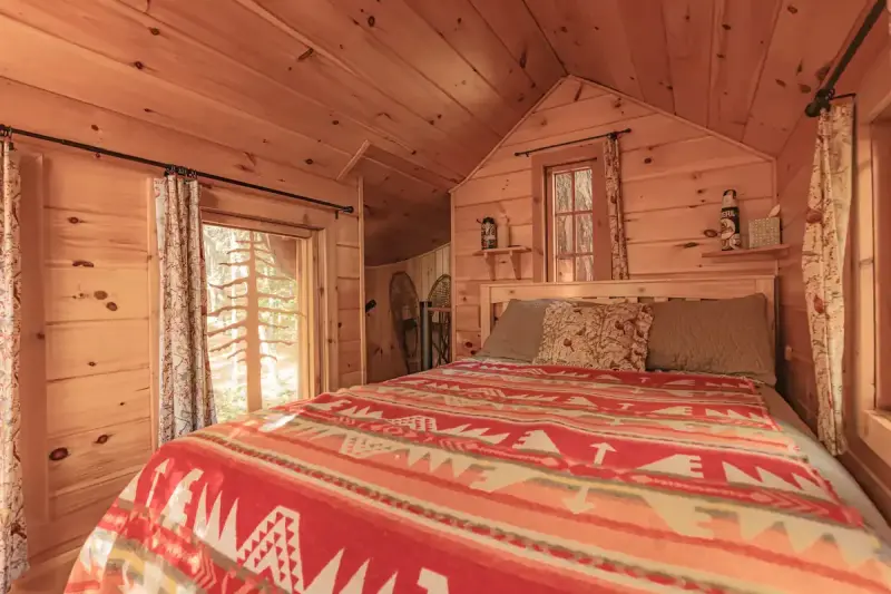 This Two Story Treehouse is a Dreamy Getaway for Couples in New York