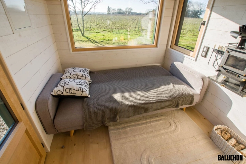 Baluchon Hippollene Tiny House Interior Sofa_1