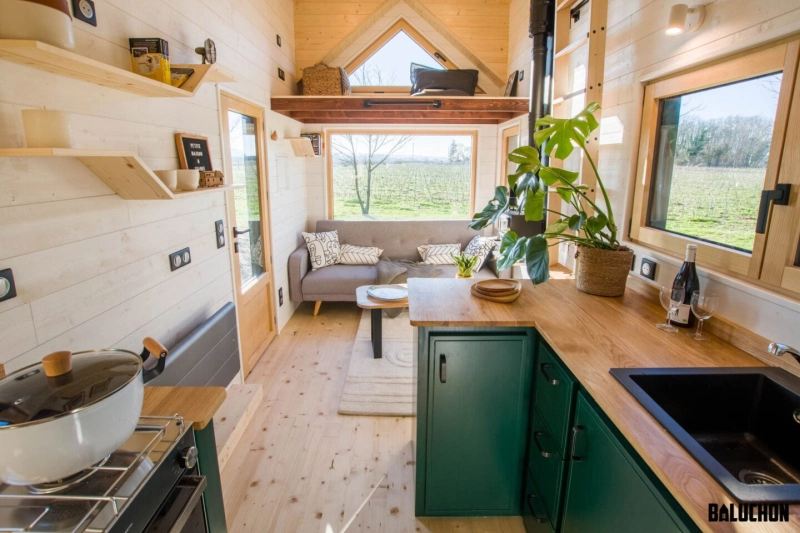 Baluchon Hippollene Tiny House Kitchen_2