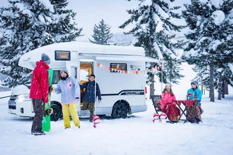 Camakuruma Camper has Bright and Cozy Interiors Inspired by Igloo