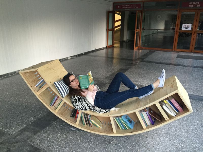 multifunctional 1.285 Lounger with book storage 