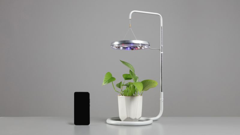 Altifarm Launches CURA Smart Grow Lights for Indoor Plants