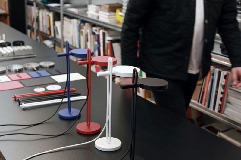 ECHO Table Lamp by Simon Busse is Elegant and Highly Adjustable