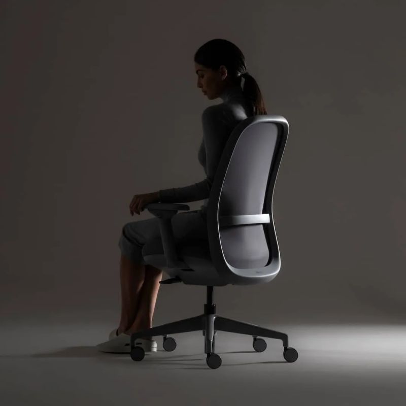 O6 task chair by LAYER