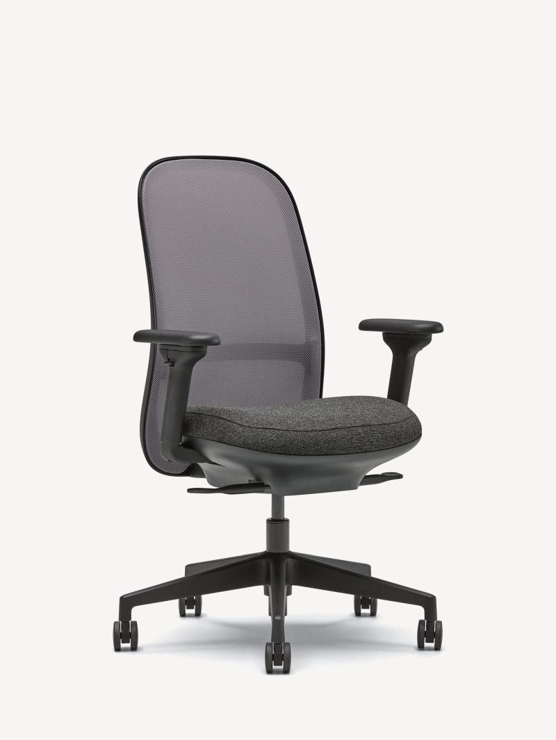 O6 task chair by LAYER