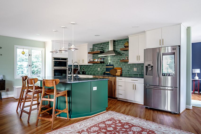 ICON Custom Builders Beautiful deep green kitchen island