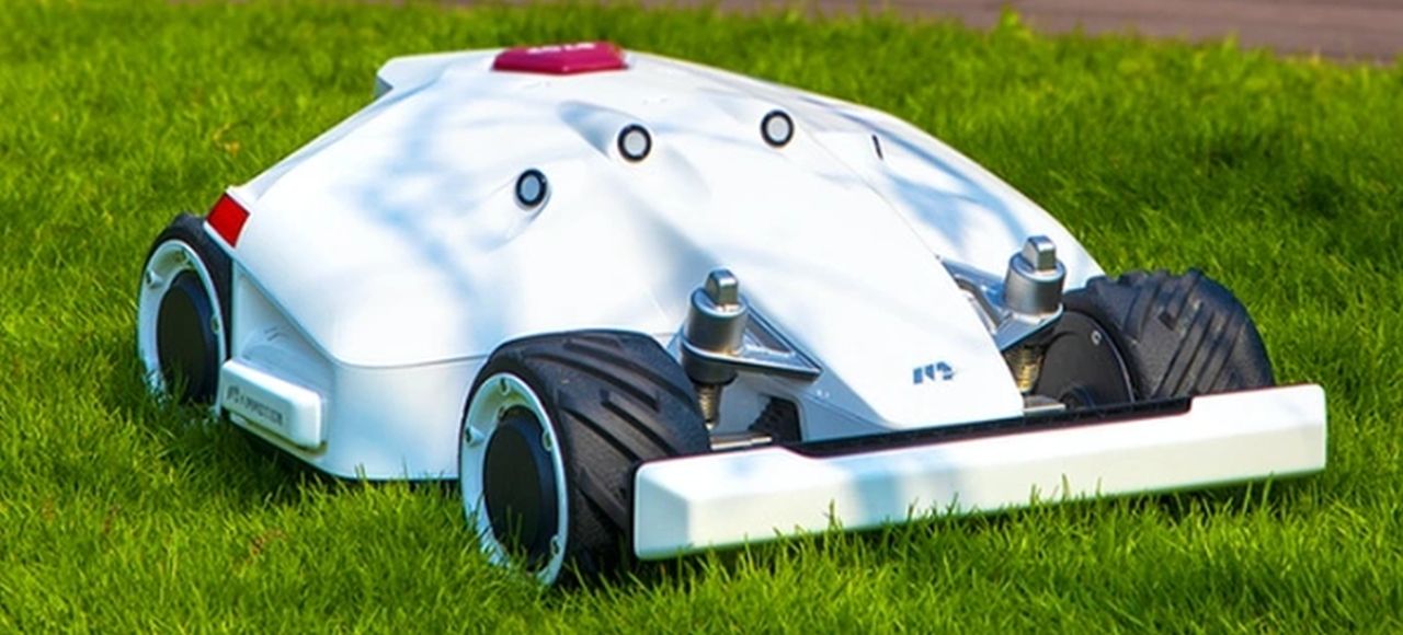 LUBA Robot Lawn Mower 