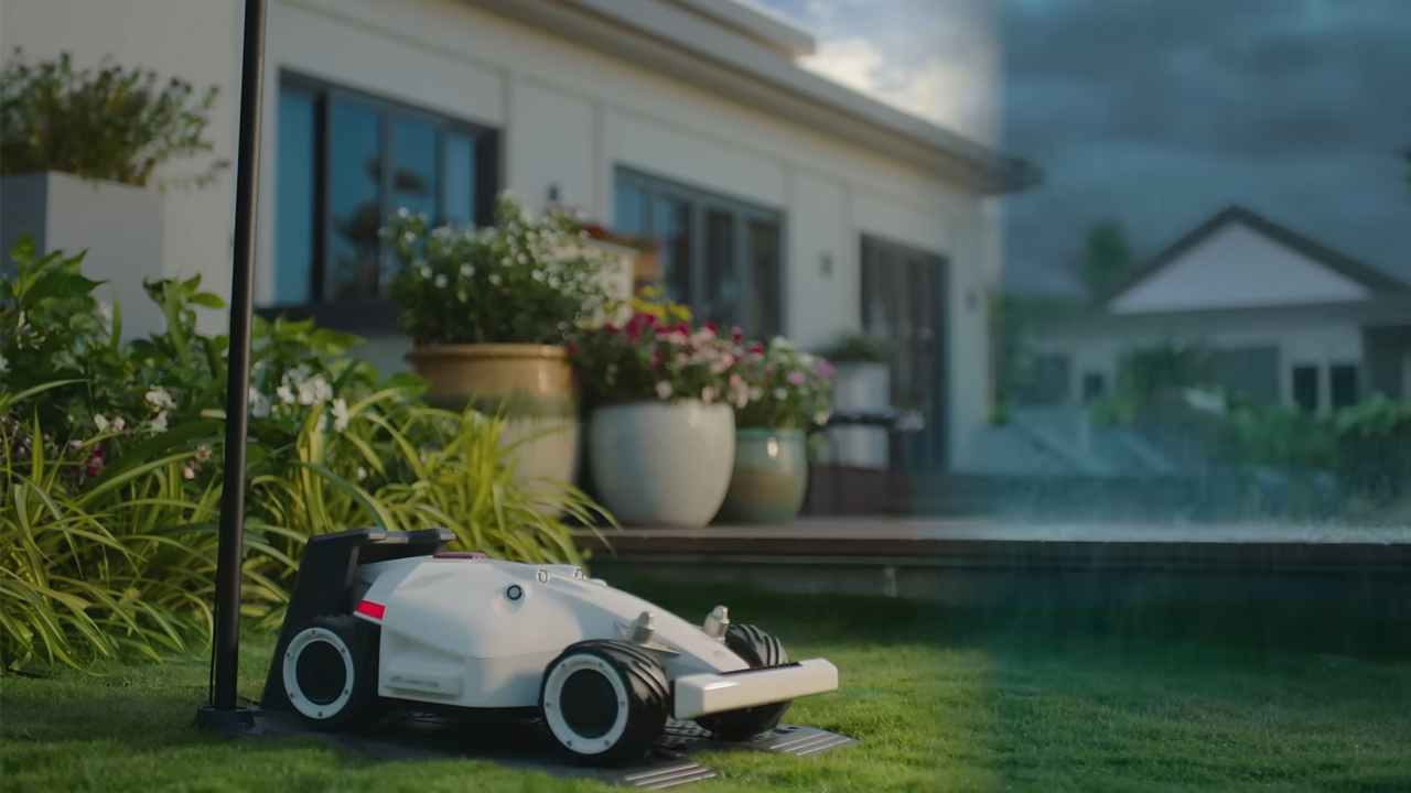 This Wireless Robot Lawn Mower Functions On Ultrasonic Sensors 0772