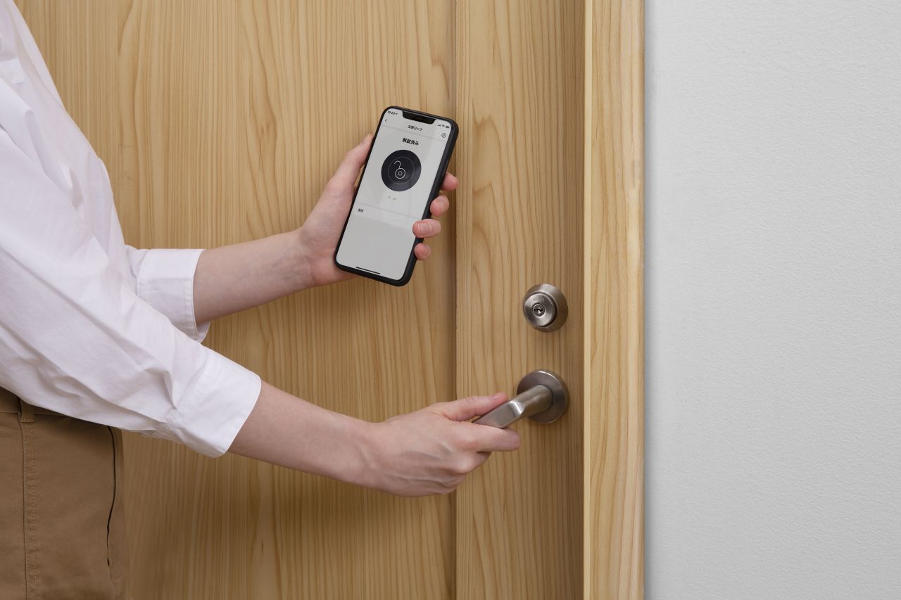 SwitchBot Lock: A potential smart lock solution for renters and HOA  residents