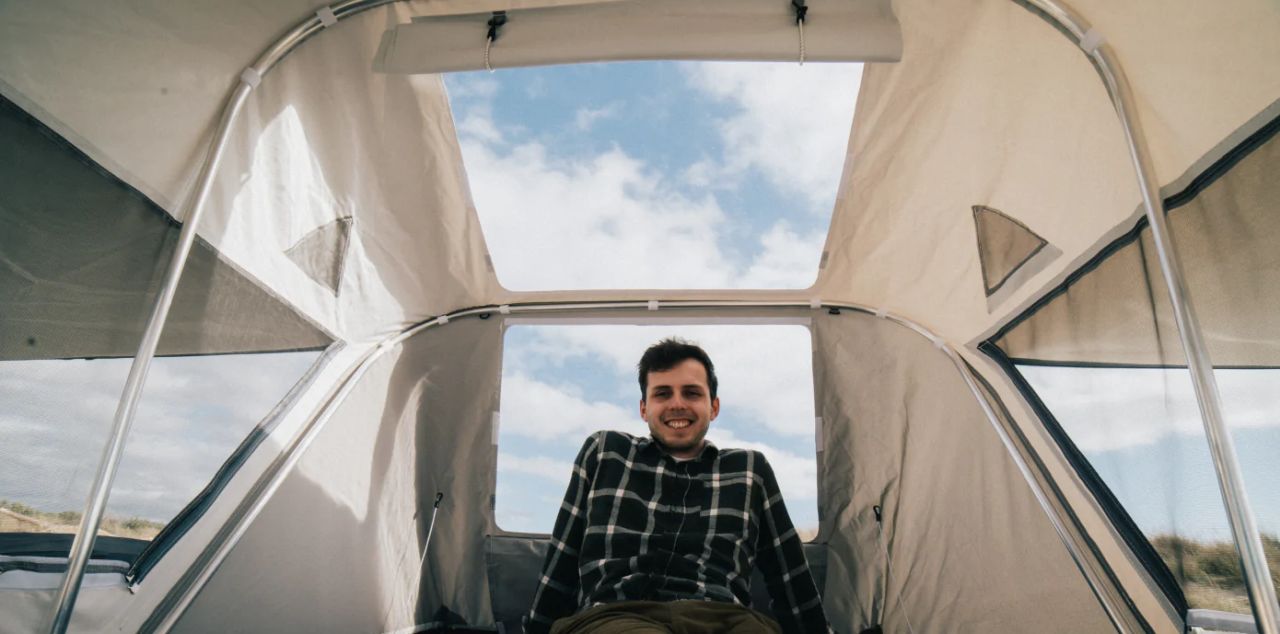 Roof Space One : une tente de toit panoramique qui s'installe en seulement  1 minute ! - NeozOne