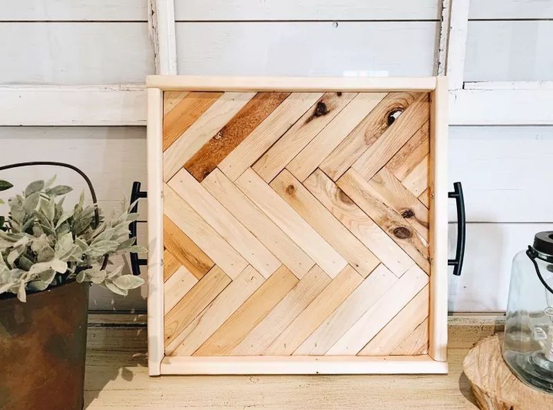 DIY Pallet Wood Serving Tray - DIY Huntress