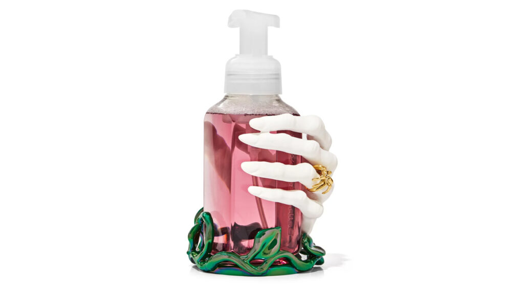 Bath & Body Works' 2022 Halloween Collection Sets Spooky Mood