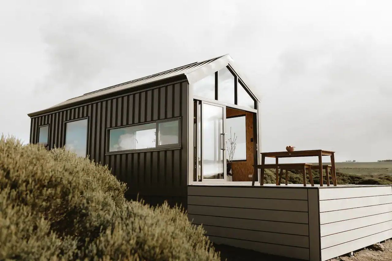 Maldhi Tiny cabin by EYRE.WAY